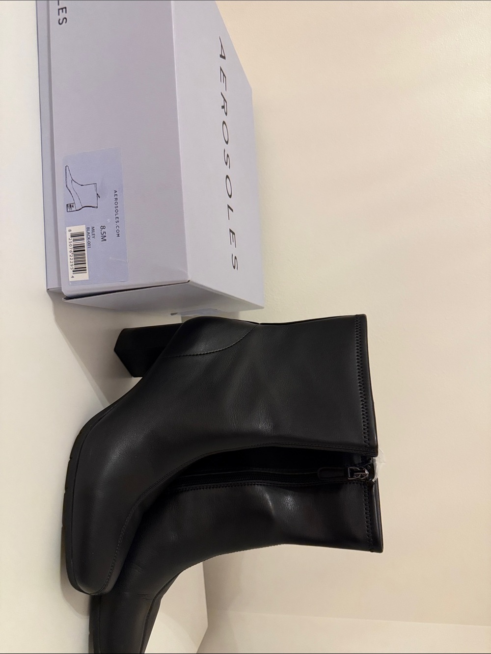 AEROSOLES Black Leather Side-Zip Mid Heel Booties